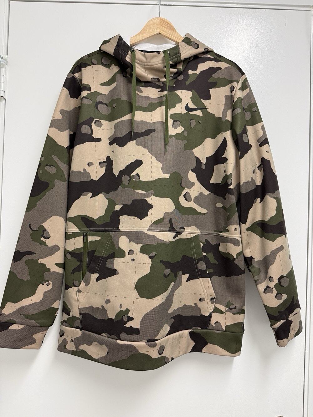 Nike Therma-FIT Camo Hoodie Men’s L Training Pullover Performance Zipped Pocket